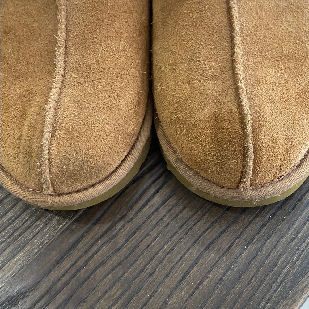 Ugg - image 2